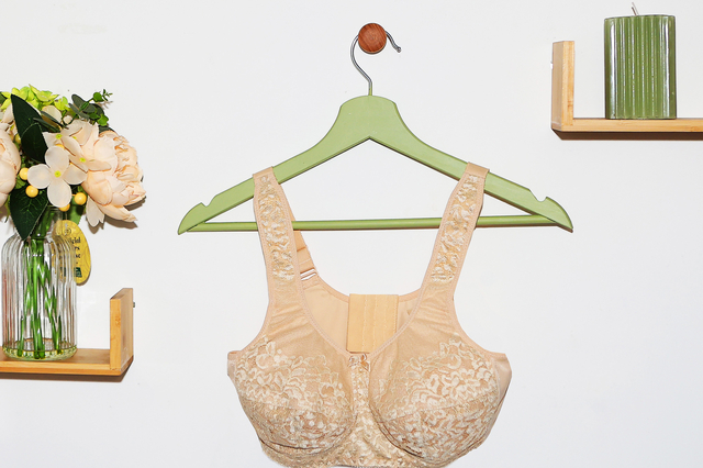 Soutien gorge Victoria Thuasne chez Comptoir Médical Clermont l'Hérault pour prothèse mammaire 